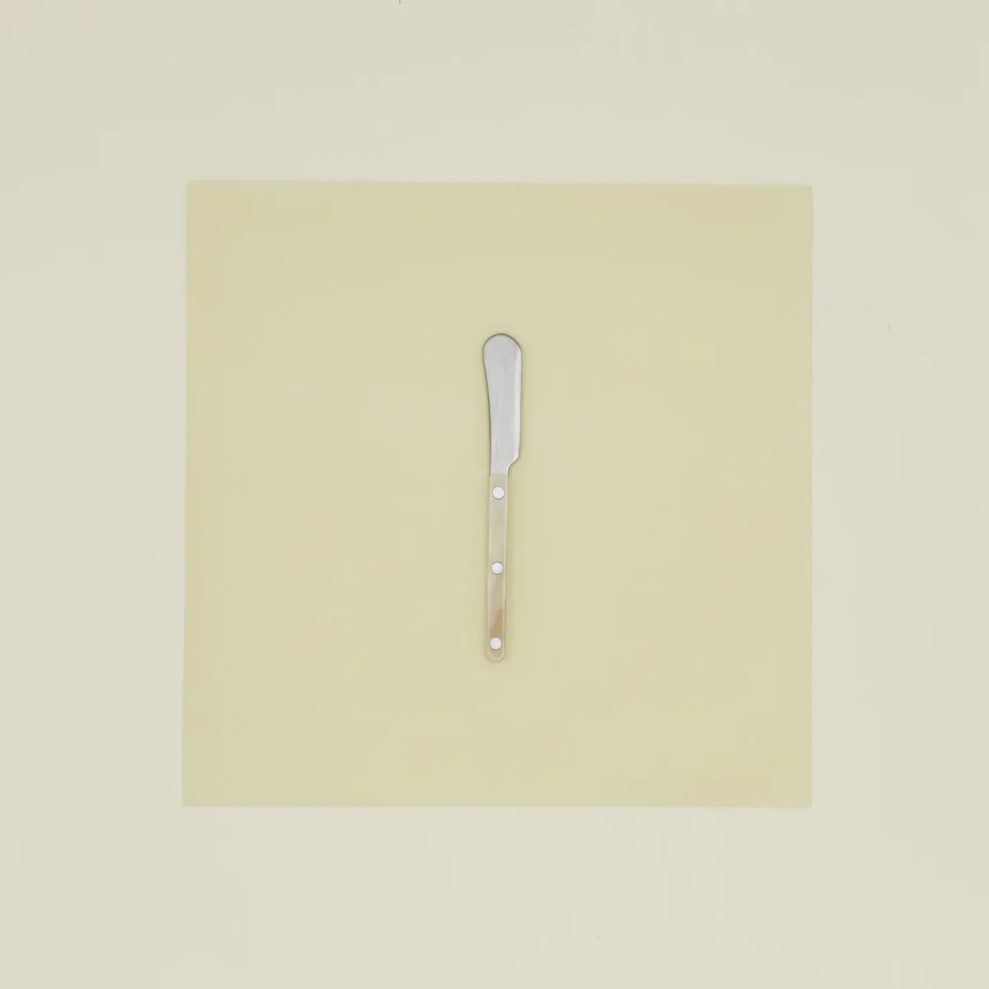 Sabre Flatware^Bistrot Butter Spreader - Faux Horn