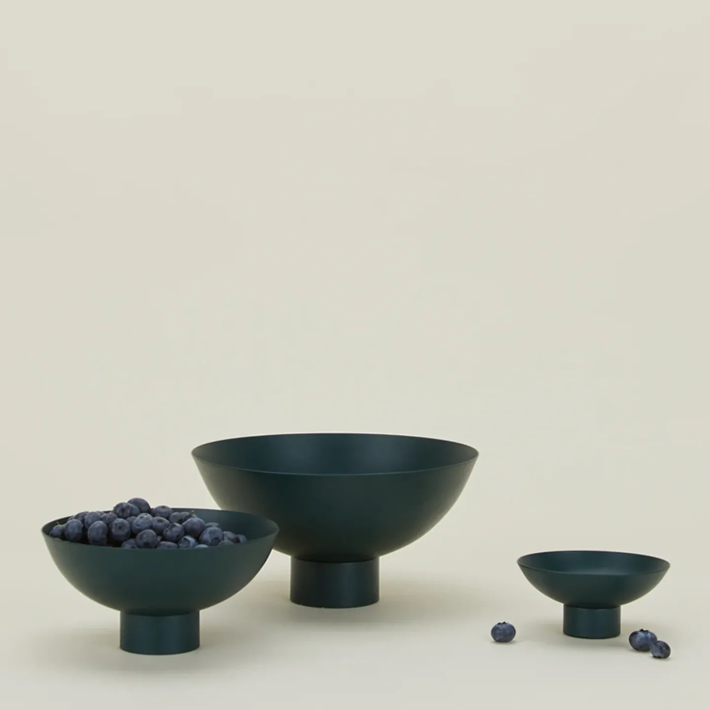 Hawkins New York Kitchen Accessories|Vases & Bowls^Essential Footed Bowl