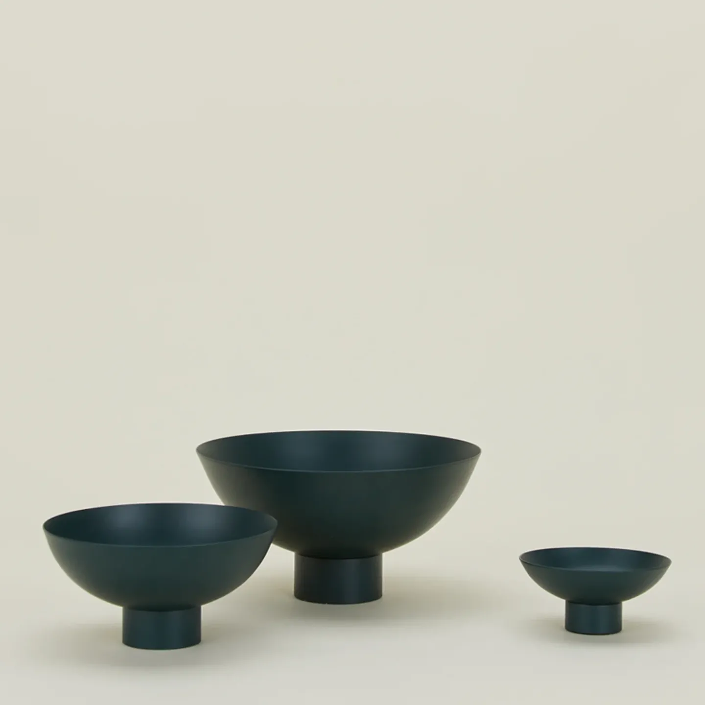 Hawkins New York Kitchen Accessories|Vases & Bowls^Essential Footed Bowl