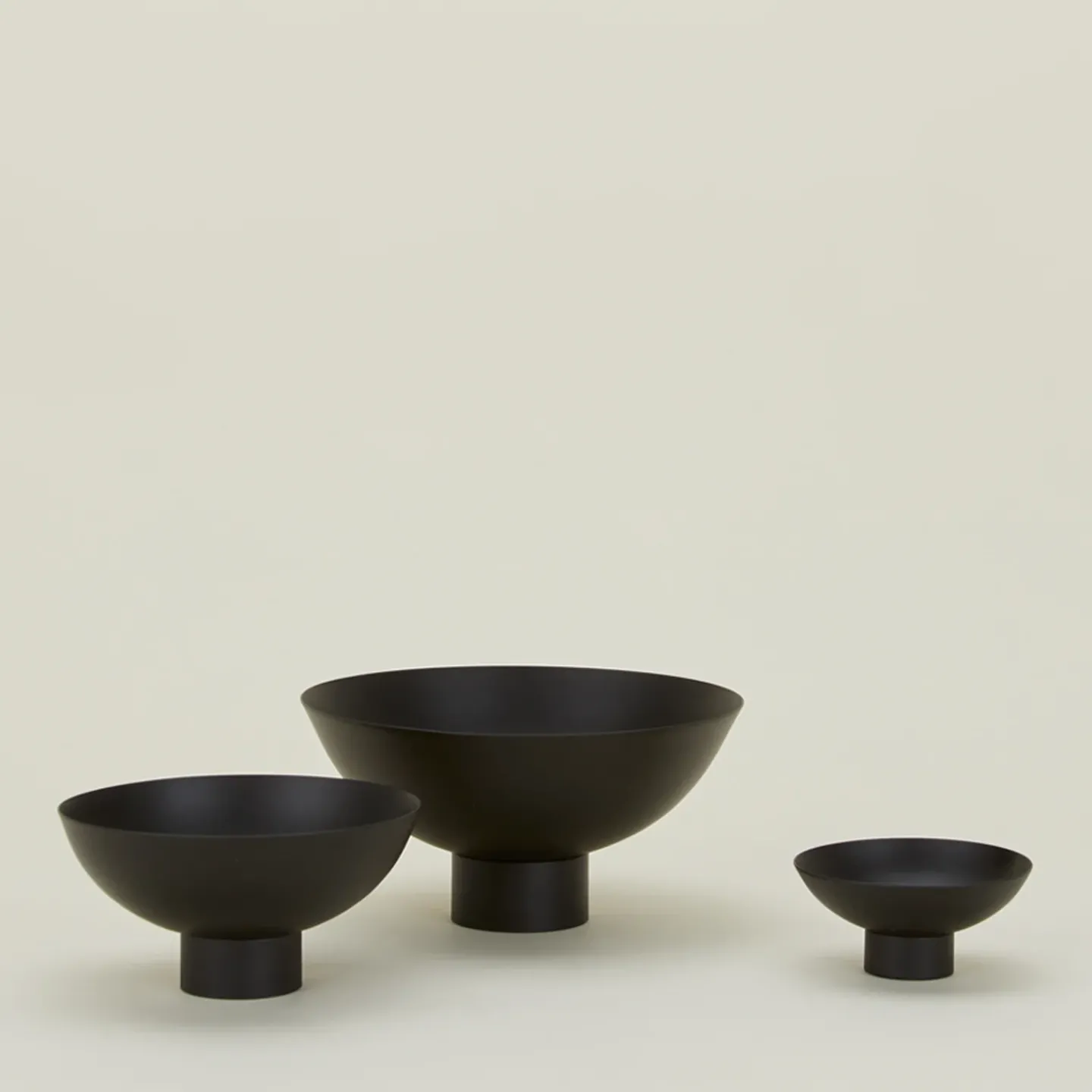 Hawkins New York Kitchen Accessories|Vases & Bowls^Essential Footed Bowl