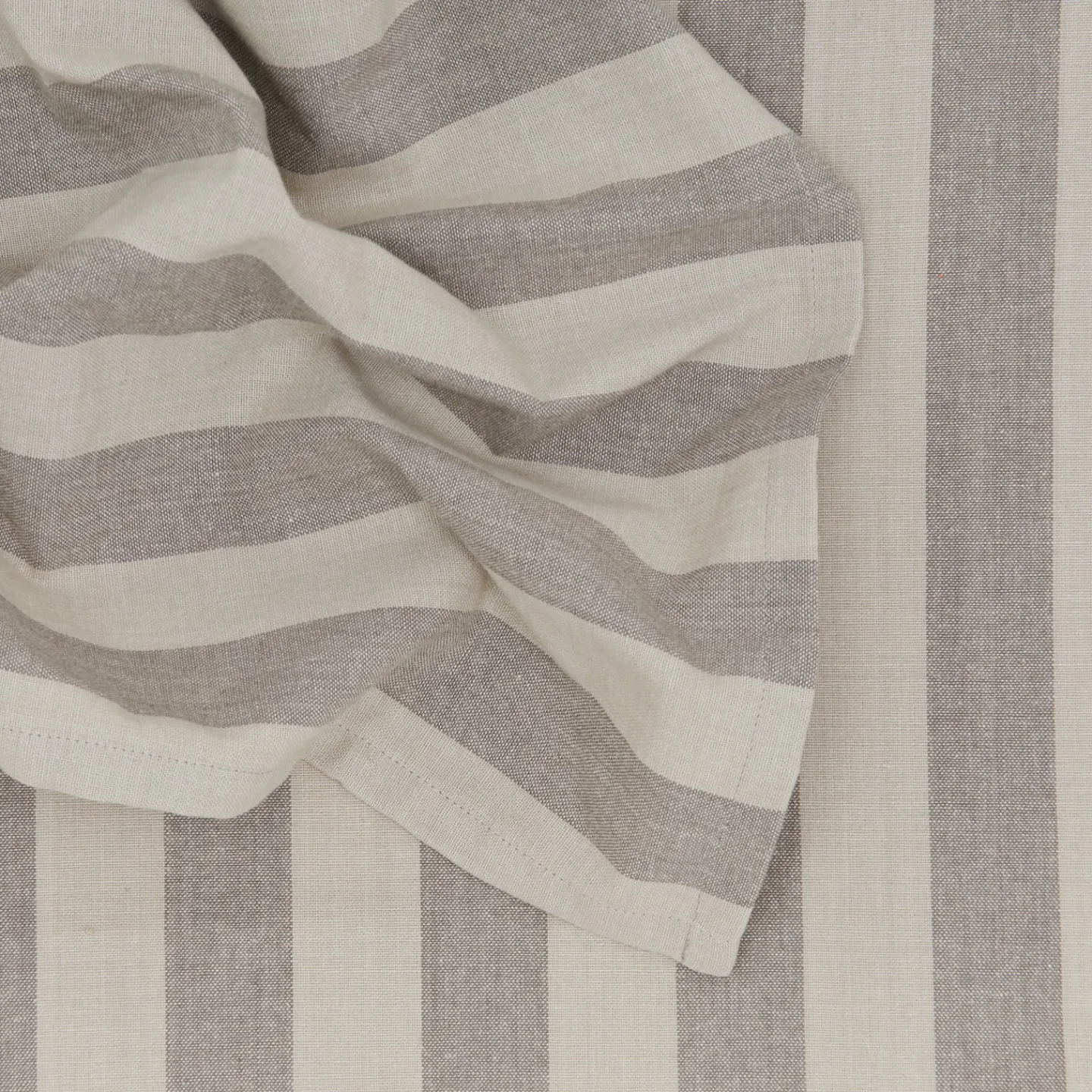 Hawkins New York Table Linens^Essential Striped Dinner Napkin, Set of 4