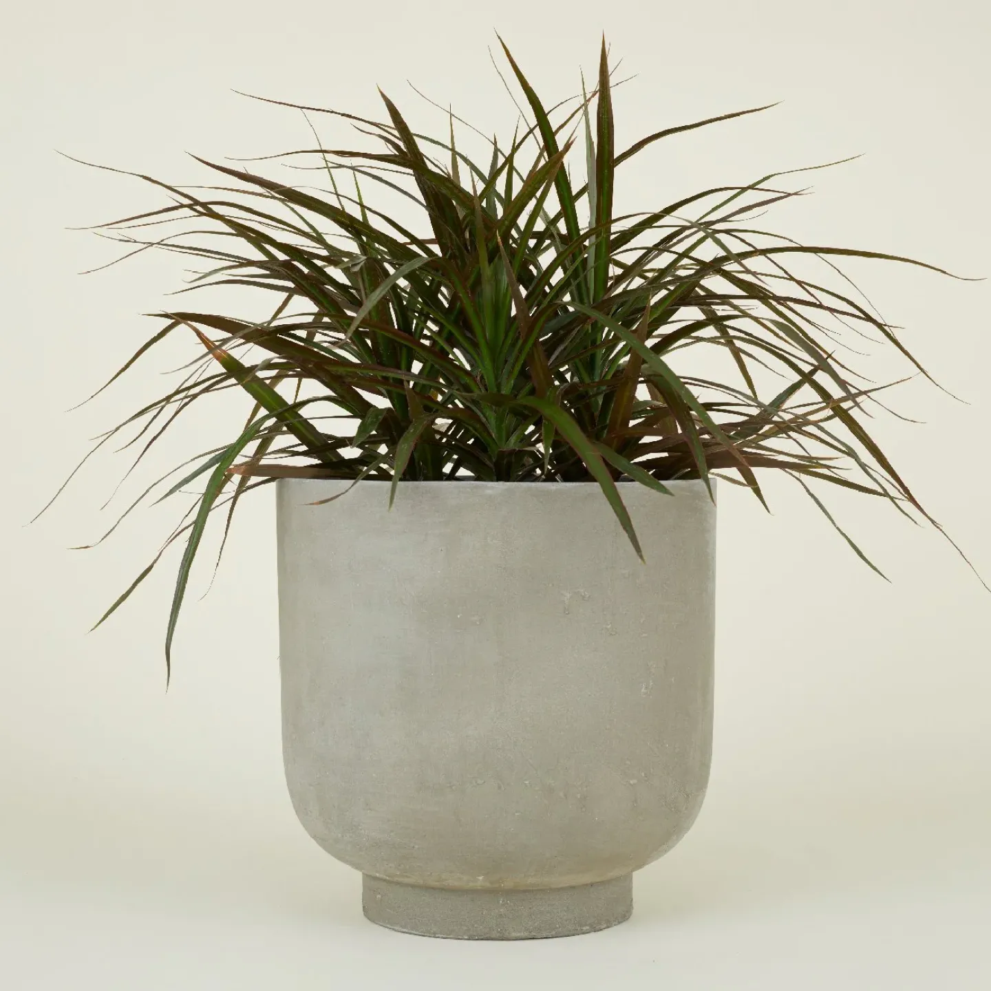 Hawkins New York Garden & Patio^Footed Planter