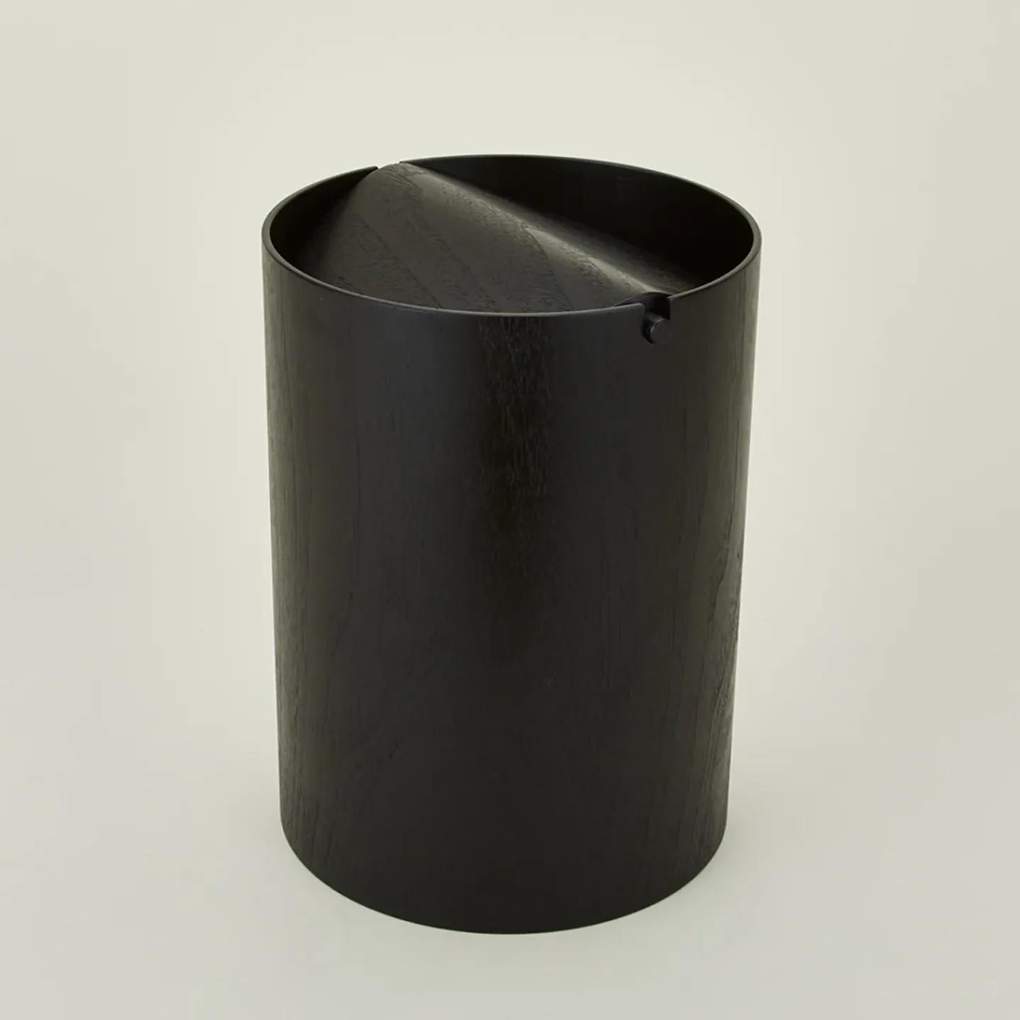 Saikai Toki Bath Accessories|Baskets & Storage^Lidded Wooden Wastebasket