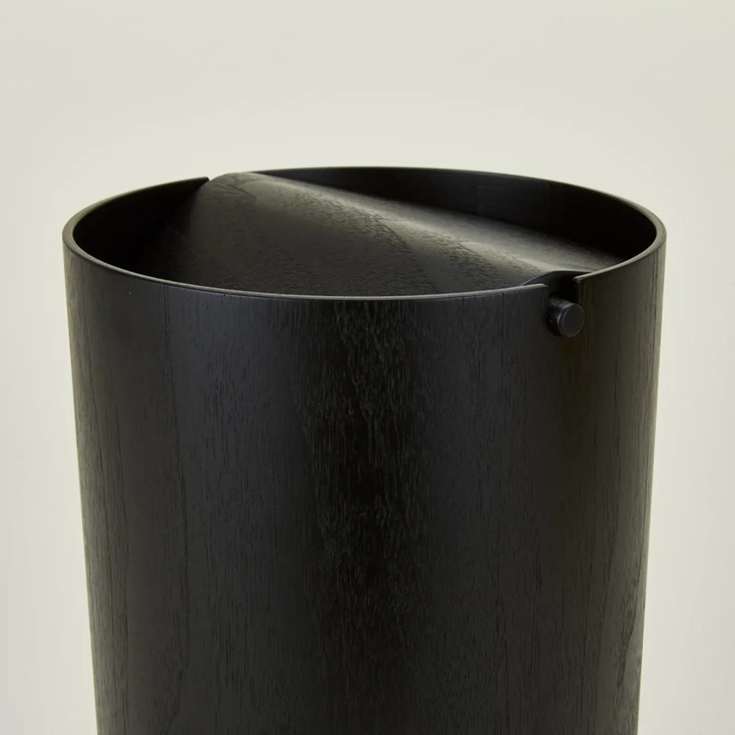 Saikai Toki Bath Accessories|Baskets & Storage^Lidded Wooden Wastebasket