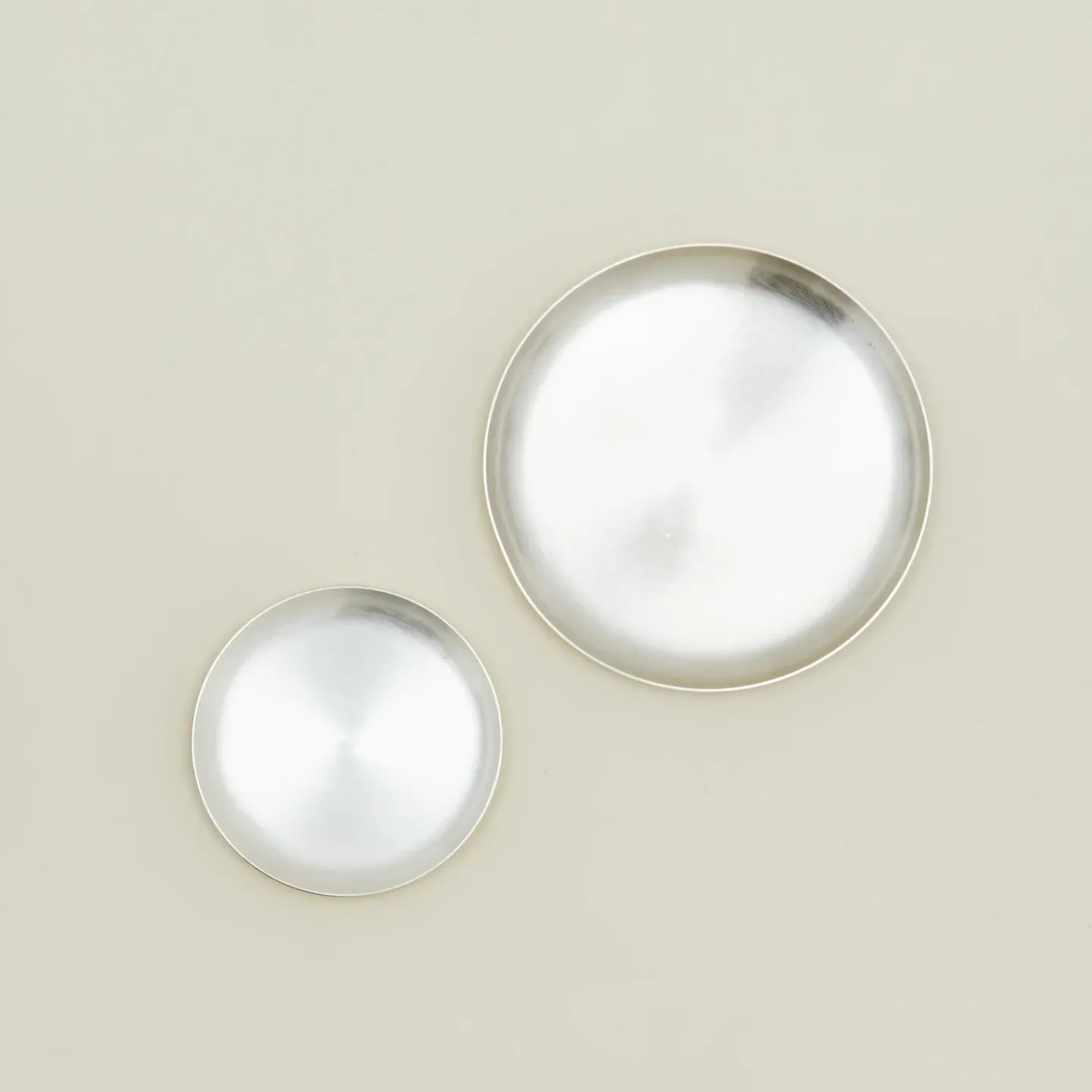 Fog Linen Glassware & Barware|Serveware^Round Silver Plate