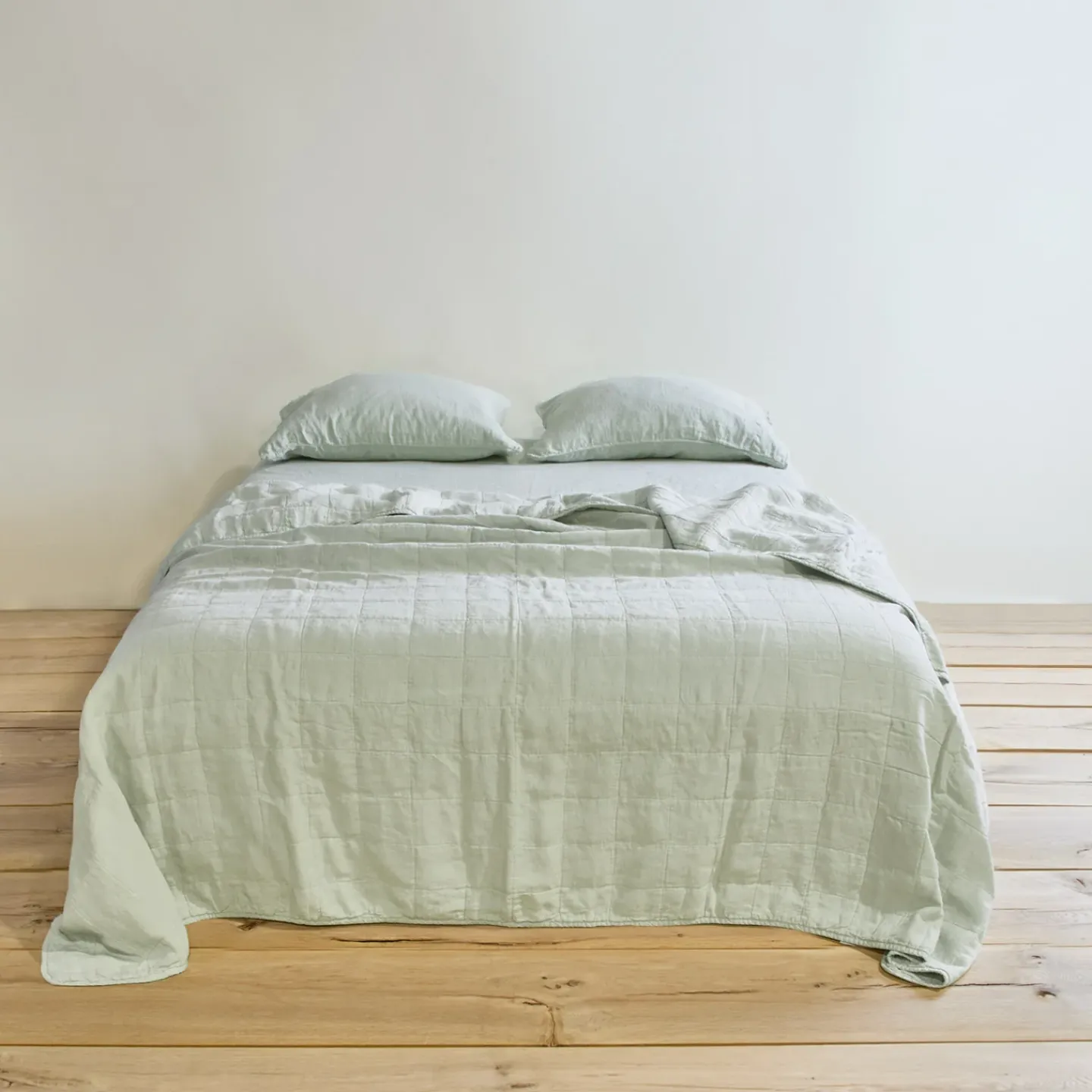 Hawkins New York Blankets & Quilts^Simple Linen Quilt