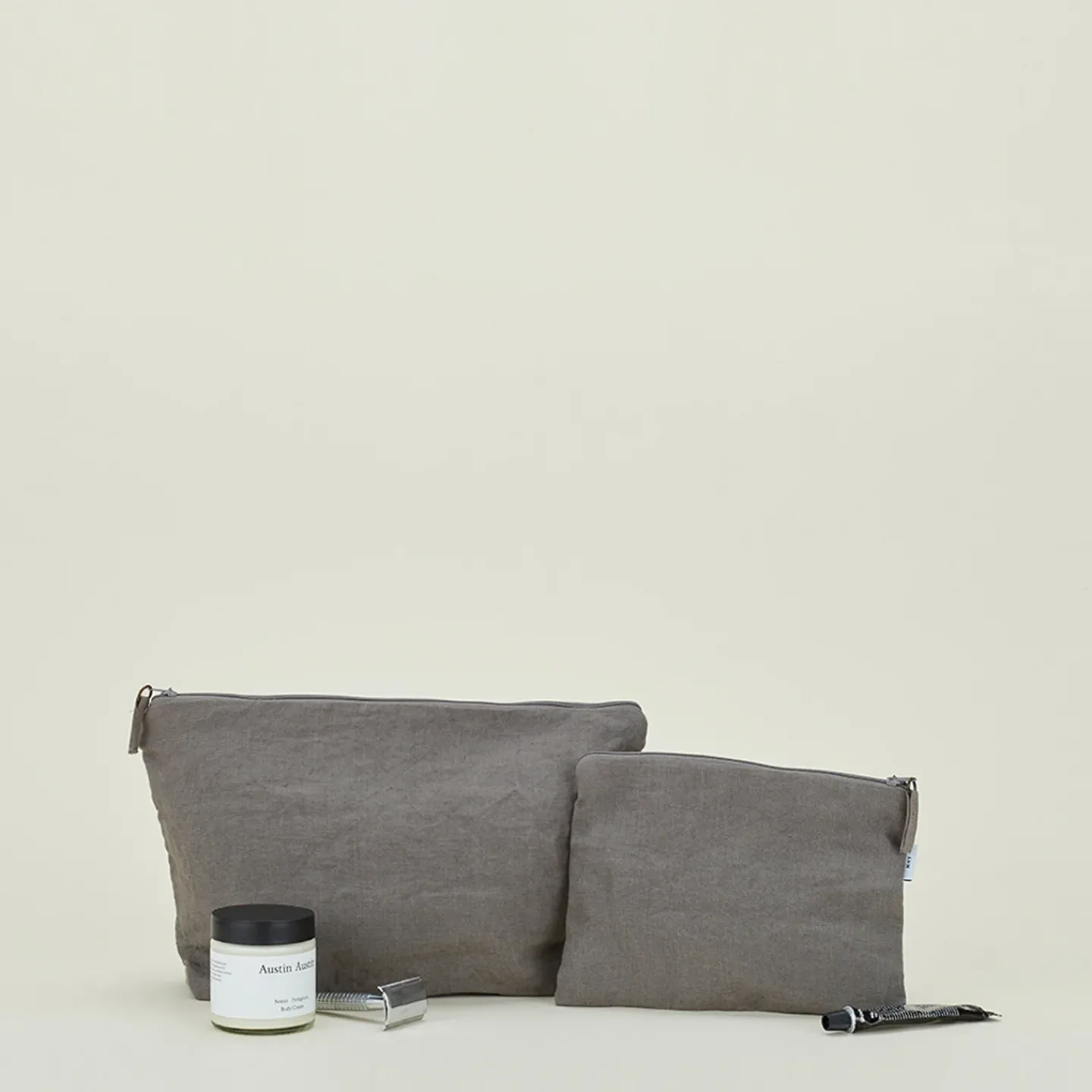 Hawkins New York Bath Accessories^Simple Linen Zipper Pouch
