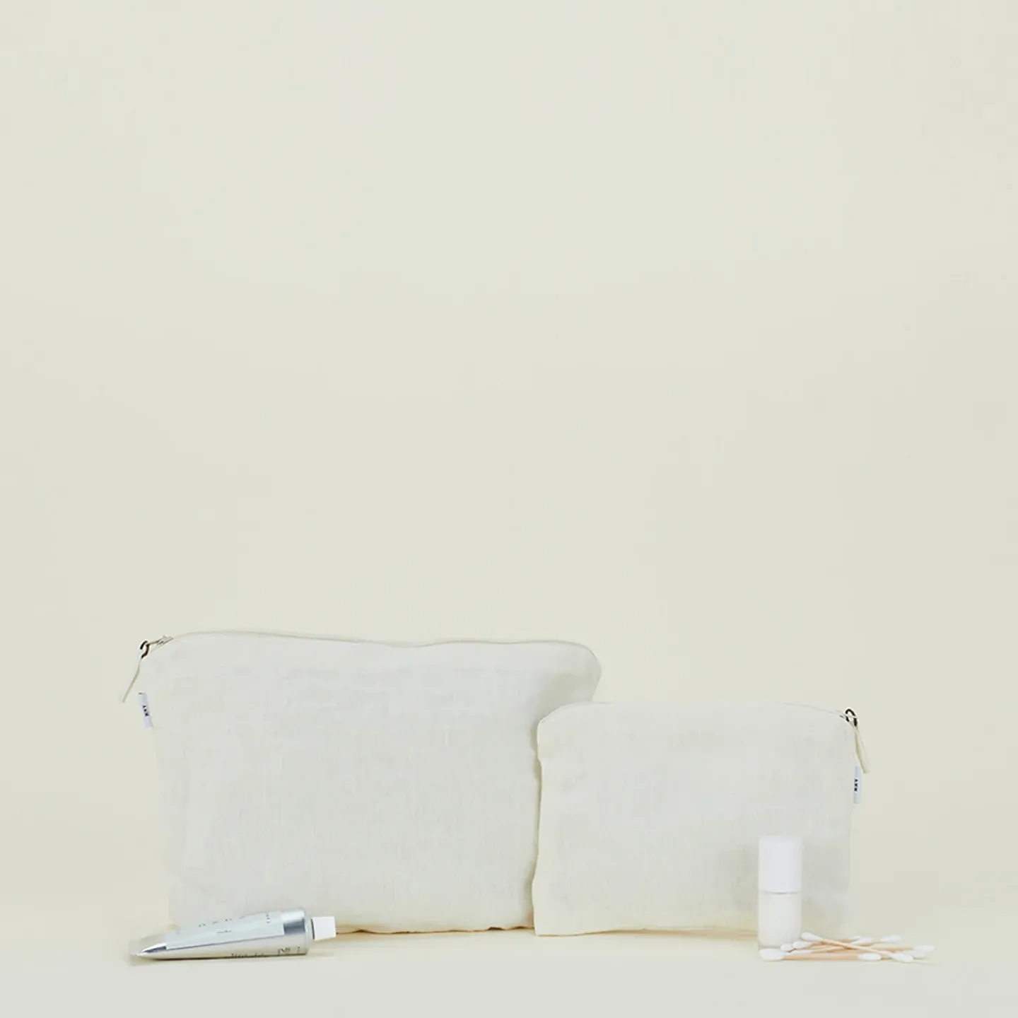 Hawkins New York Bath Accessories^Simple Linen Zipper Pouch
