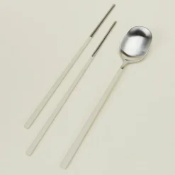 Illo Flatware^Spoon + Chopsticks Set